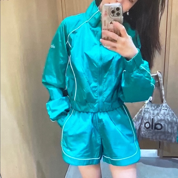 ALO Yoga Teal Jacket and Shorts Set - Picture 5 of 8